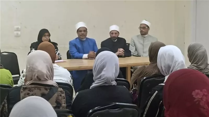 «محو الأمية الدينية لدى المرأة المصرية».. برنامج توعوي للبحوث الإسلامية  