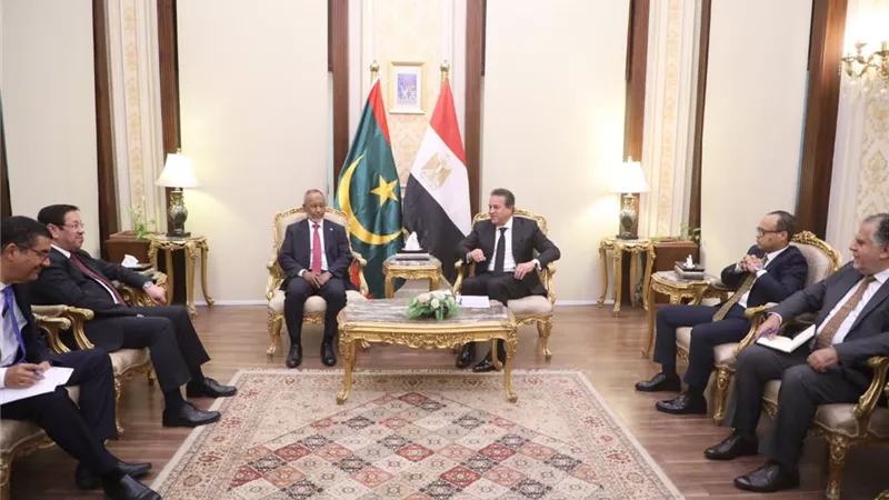 وزير الصحة يبحث مع وزير الصحة الموريتاني سبل تعزيز التعاون في القطاع الصحي