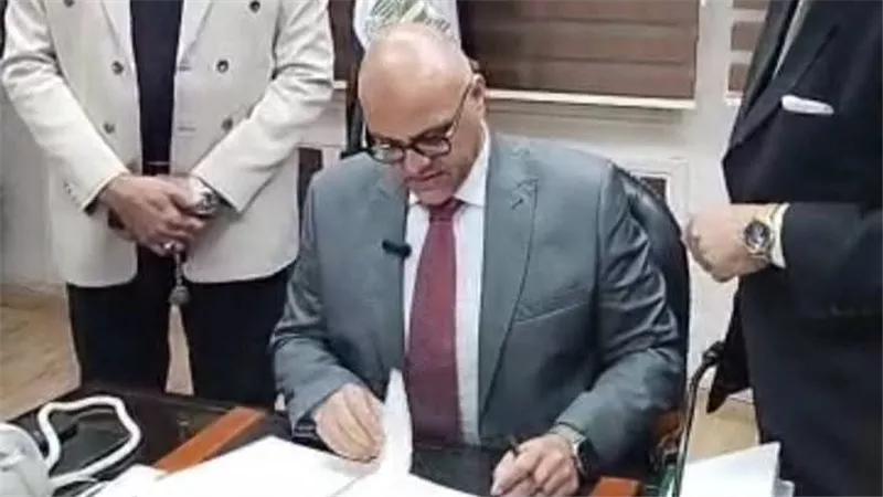 محافظ القليوبية يعتمد نتيجة الشهادة الاعدادية ويهنئ الأوائل 