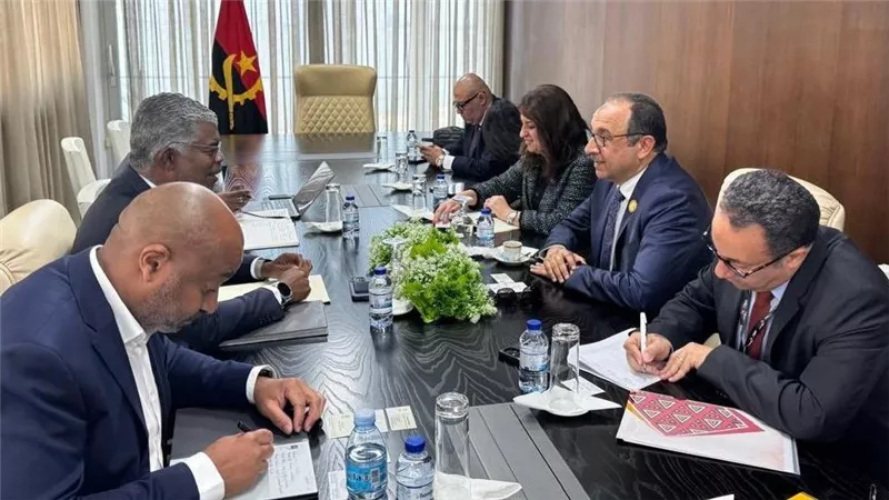تعزيز التعاون المصري الأنجولي في مجالات النقل والطاقة والصناعات التعدينية