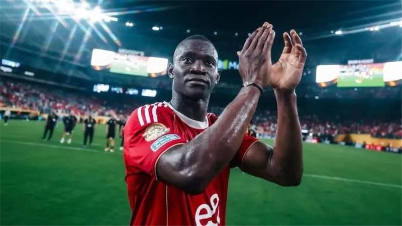 ديانج يرحل عن الأهلي وينتقل إلى خفافيش فالنسيا بعد اجتيازه الكشف الطبي