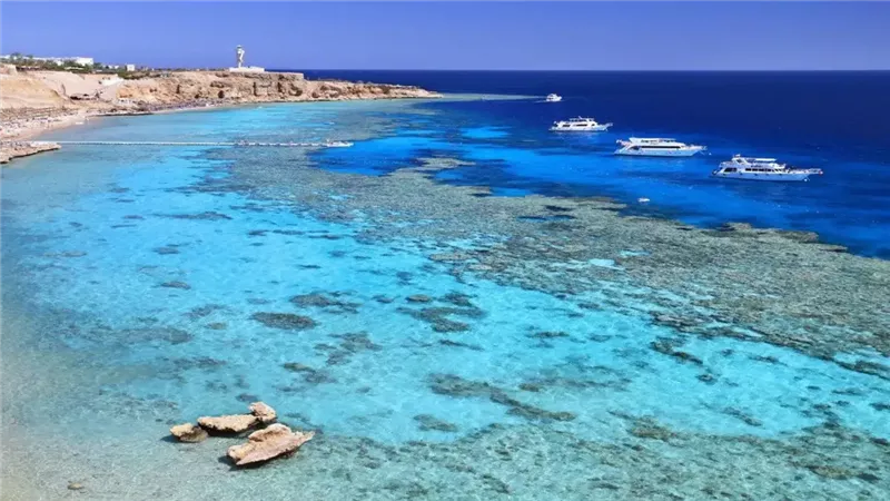 محافظ مطروح: تطوير شامل للشواطئ والمقاصد السياحية استعدادًا لصيف 2025