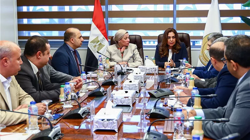 وزيرتا البيئة والتنمية المحلية تبحثان مع 