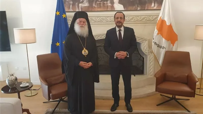بطريرك الروم الأرثوذكس يلتقي رئيس قبرص ويبحثان دعم العمل الإنساني 