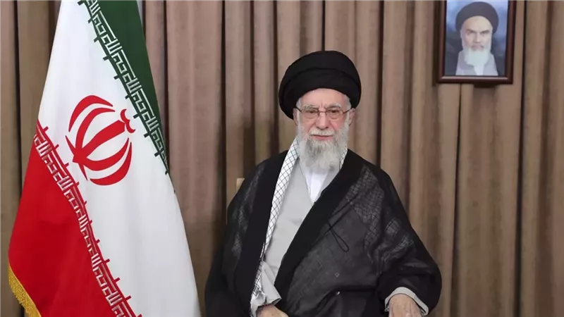  المرشد الأعلى الإيراني: الشعب الإيراني وقف متحدا لدعم جيشه ضد العدوان