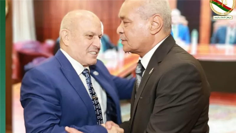 تسليم وتسلم.. رئيس النيابة الإدارية يهنئ الرئيس الجديد للهيئة