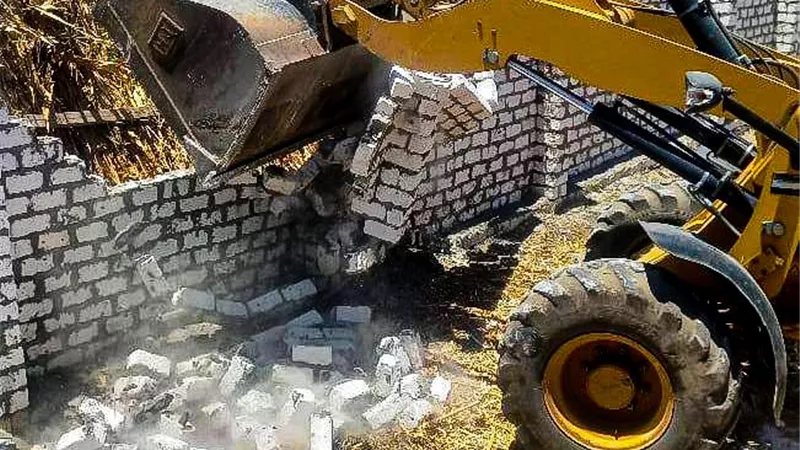 إزالة 7808 حالة تعدٍ على أملاك الدولة والأراضي الزراعية بسوهاج 