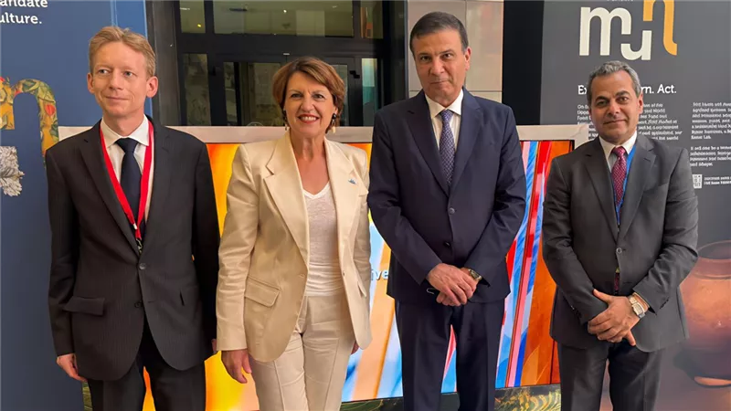 وزير الزراعة يلتقي نظيرته الفرنسية لبحث التعاون المشترك على هامش إجتماعات روما
