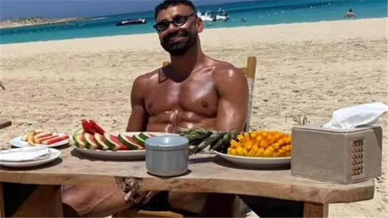 معشوقة محمد صلاح المفضلة على الشاطيء.. أعرف فوائد تناول البطيخ