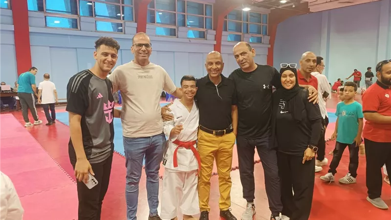 حازم الصباغ .. بطل من ذهب يتصدر تصفيات كأس العالم للكاراتيه