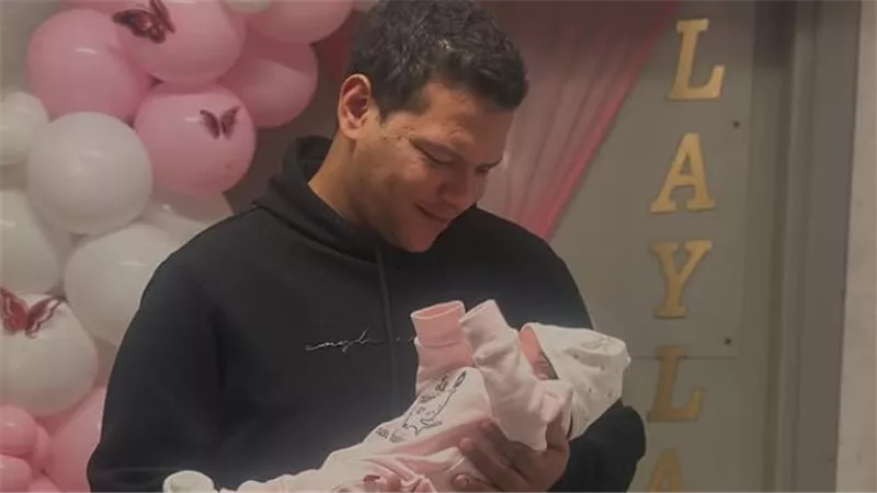 فقد والده وابنته في 3 أشهر.. أحمد عبد الحميد يروي كواليس أصعب ابتلائات حياته