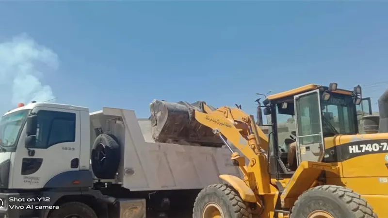 استمرار الحملات المكبرة لرفع كفاءة النظافة بحي عتاقة بالسويس 