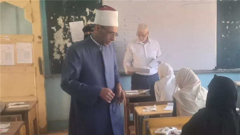 رئيس منطقة القاهرة الأزهرية يكثف جولاته لمتابعة امتحانات الثانوية الأزهرية