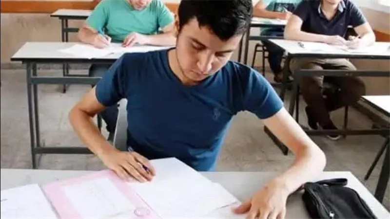 بدء امتحان مادة اللغة الإنجليزية لطلاب الثانوية العامة 