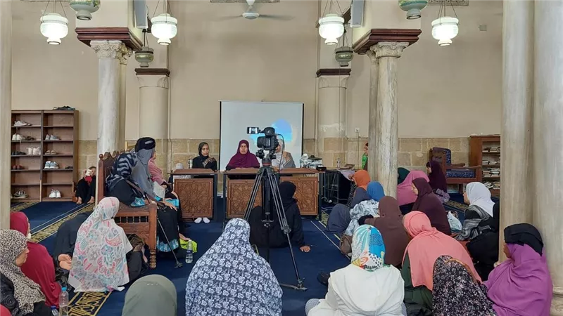 تعرف على بدائل العمرة من خلال ملتقى المرأة بالجامع الأزهر