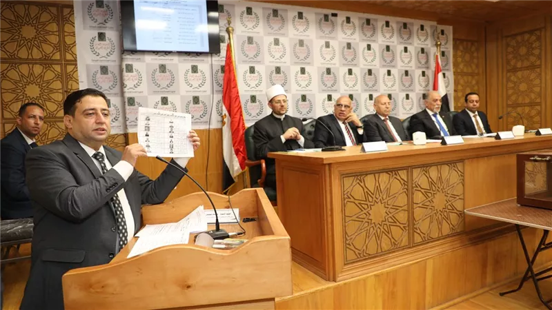 بحضور 62 ناخب.. محافظ القاهرة يشهد انتخابات المجلس الأعلى للطرق الصوفية 