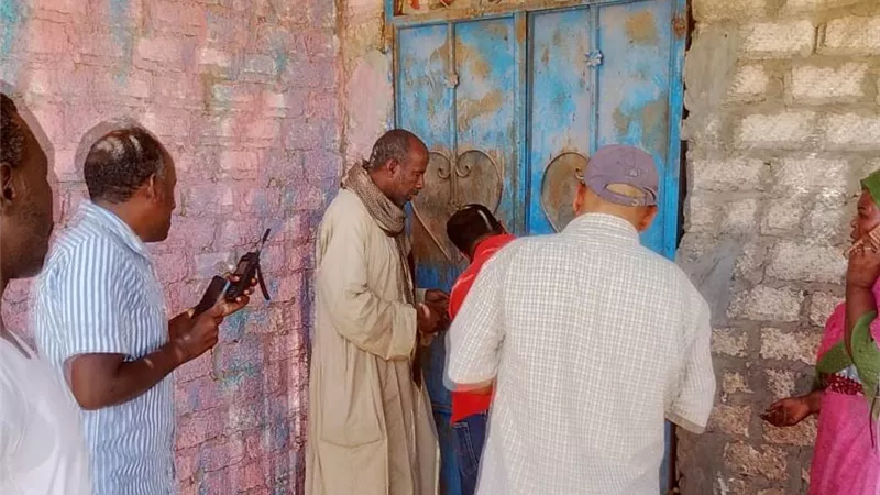 تشميع 35 محل يديرها أفراد من جنسيات إفريقية بأسوان