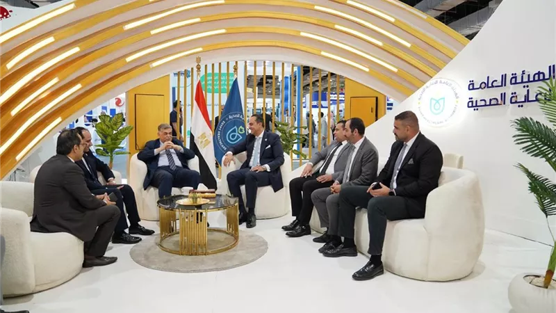 رئيس هيئة الرعاية الصحية يستقبل رئيس لجنة الصحة بمجلس النواب بجناح الهيئة