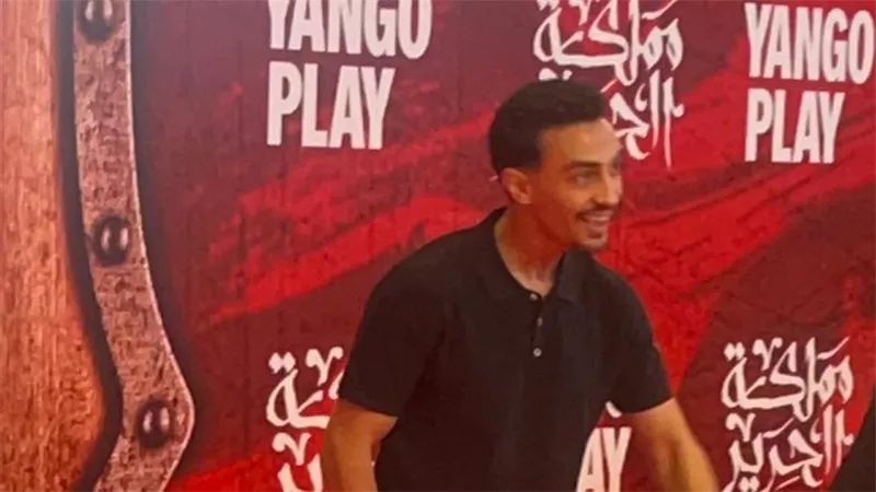 أحمد غزي ومحمود البزاوي فى العرض الخاص لـ «مملكة الحرير» 