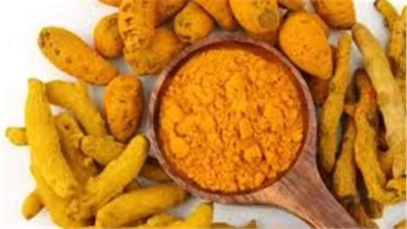  الكركم والزنجبيل.. مزيج طبيعي يعزز المناعة ويحارب الالتهاب