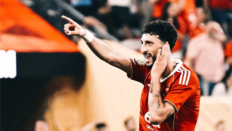 مصدر في الأهلي: نتعجب من موقف وسام أبو علي بعد التمسك بالرحيل