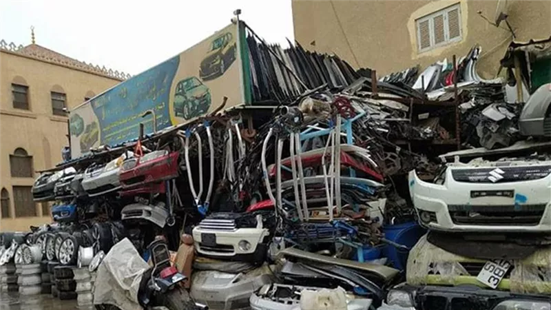 إعلامي:على الحكومة البحث عن حلول قبل أن تصبح السيارات بدون فرامل
