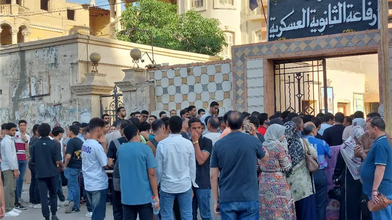 انتظام لجان امتحانات اللغة الأجنبية الأولى في محافظة سوهاج.. صور 