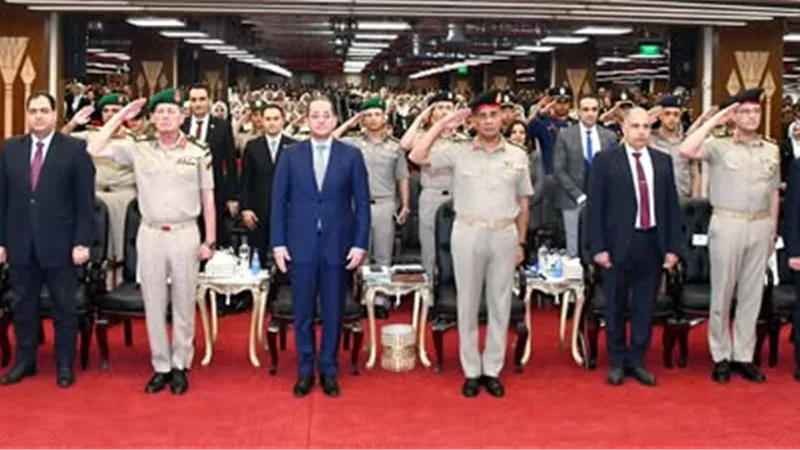 الأكاديمية العسكرية المصرية تنظم مراسم الإحتفال بتخرج دورات تدريبية جديدة 
