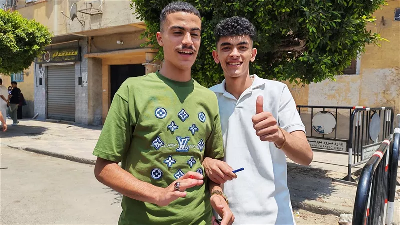 سهل وصعب.. تباين آراء طلاب الثانوية في امتحان اللغة الإنجليزية ببورسعيد