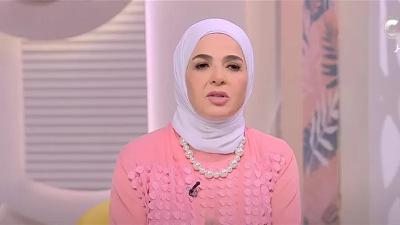 «بتلعبي سياسة في بيتك».. نصائح منى عبد الغني للمرأة للحفاظ على بيتها 