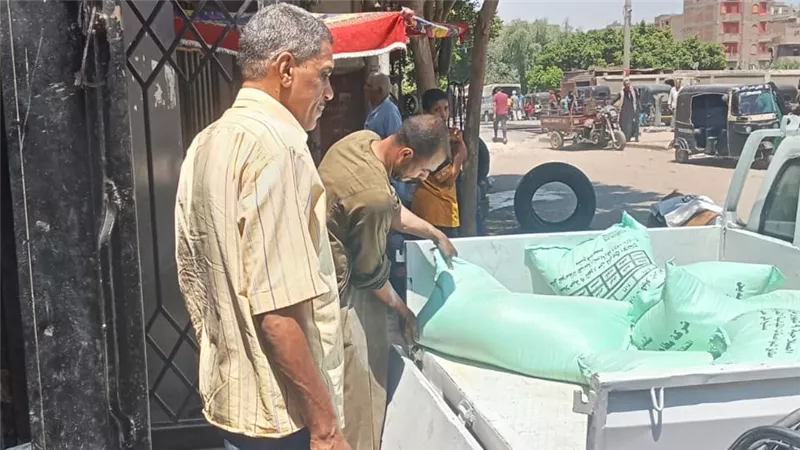 محافظ أسيوط: ضبط 20 جوال دقيق وأسمدة محظور تداولها خلال حملات مكثفة  