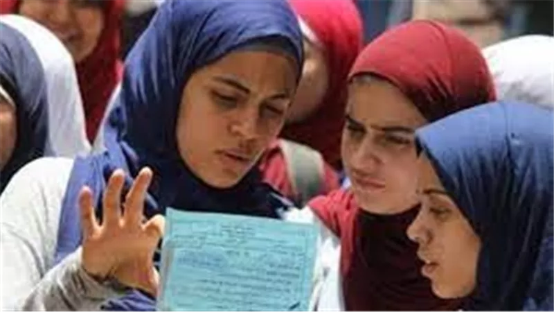 لطلاب الشهادة الاعدادية.. كل ما تريد معرفته عن مدارس المتفوقين 