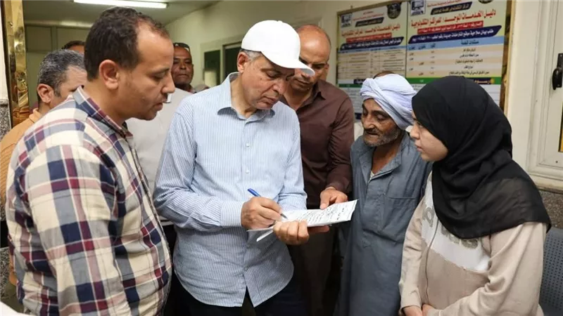 محافظ المنيا يتابع التجهيزات النهائية للمركز التكنولوجي لخدمة 