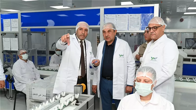وزير قطاع الأعمال يطلق التشغيل التجريبي لمصنع فلاتر الكلى المطوّر بالقليوبية