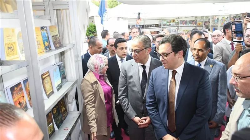 الأنصاري: معرض الكتاب إضافة للحركة الثقافية ويجسد اهتمام الدولة بنشر الثقافة  