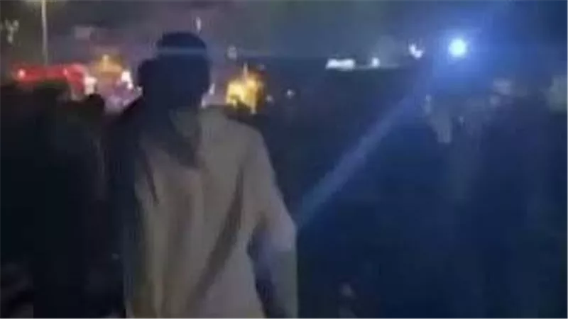 بسبب ركنة سيارة.. مشاجرة بالزجاج بعد حفل زفاف في منطقة المساكن بقنا