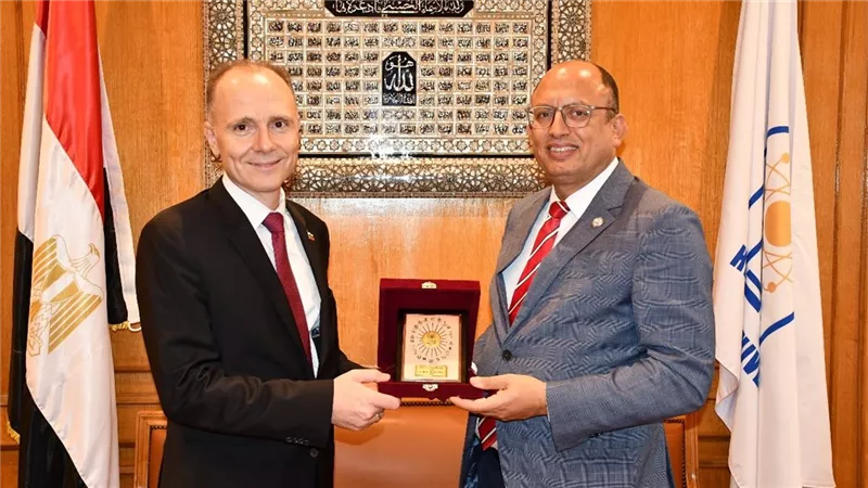 السفير البلغاري بالقاهرة يزور جامعة حلوان لبحث التعاون الأكاديمي  