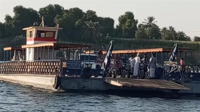 لتخفيف الأعباء.. محافظ أسوان يوجه لتشغيل عبارة لخدمة 22 ألف نسمة بالمنصورية