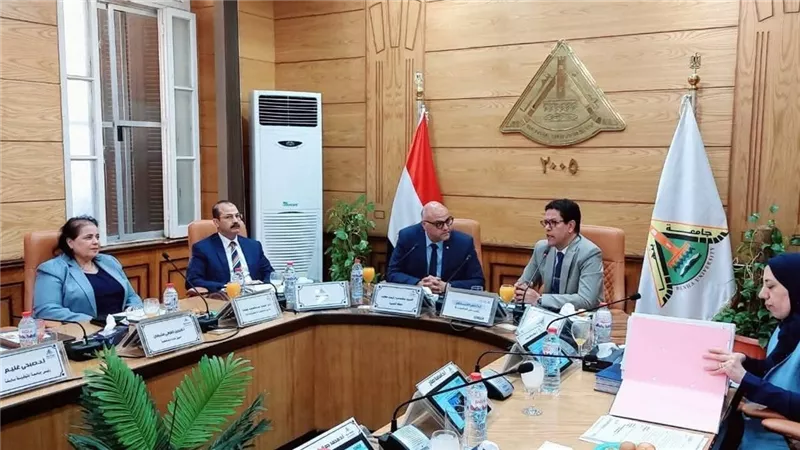 مجلس جامعة بنها يعلن أسماء الفائزين بجوائز الجامعة للرواد التقديرية