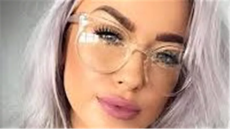 أفضل نظارات طبية الماركات العالمية لإطلالة تجمع بين الأناقة والعملية 