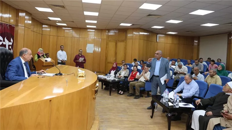 محافظ المنيا: تواصل مستمر مع المواطنين لتلبية مطالبهم وتحسين الخدمات