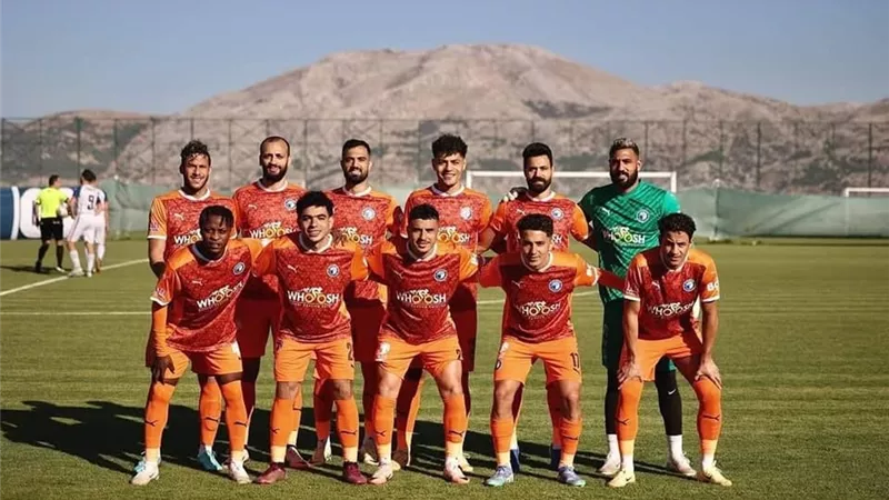 أبطال بلا تتويج محلي.. كيف فعلها بيراميدز و نوتنجهام فورست و أستون فيلا