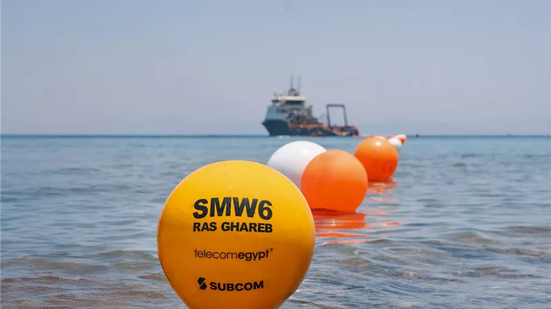 وي تنتهي من عمليات الإنزال ومسارات العبور بالكابل البحري SEA-ME-WE-6  بمصر