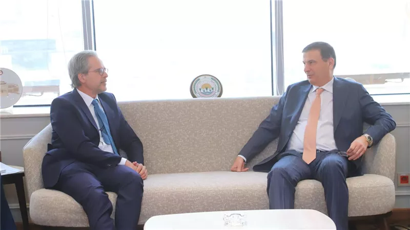 وزير الزراعة يستقبل المستشار الزراعي الهولندي لبحث سبل تعزيز التعاون المشترك