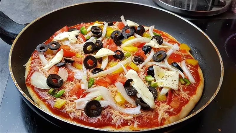 قبل ما تعملي كيكة أو بيتزا الطاسة.. لازم تعرفي أسرار الشيف أميرة