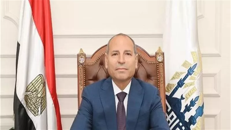 محافظ القاهرة يهنئ أوائل الدبلومات الفنية والدبلومات الفنية للصم وضعاف السمع