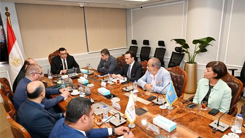 وزير الإسكان يتابع الموقف التنفيذي لمشروع حدائق تلال الفسطاط