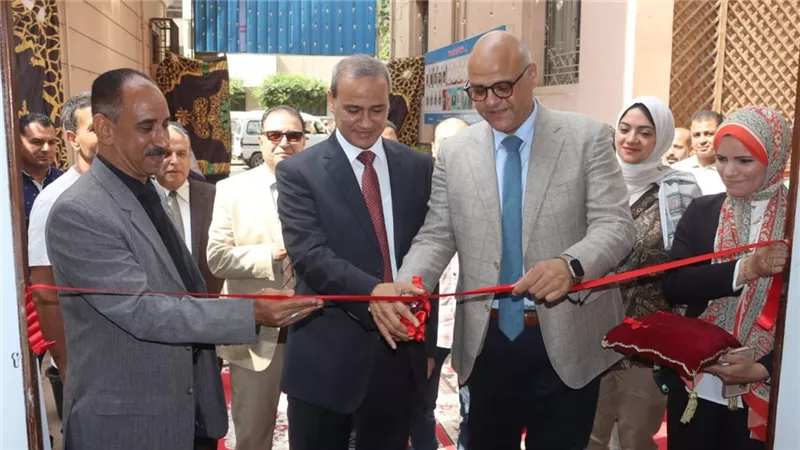 محافظ القليوبية يفتتح فرع دار المعارف ببنها لدعم الثقافة بأسعار مخفضة