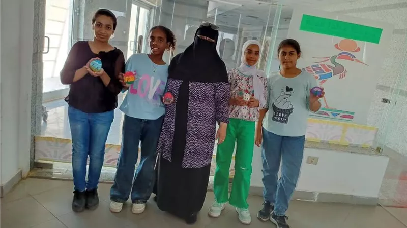 عروض القبة السماوية بالمركز الاستكشافي تجذب الزوار في رحلة علمية تفاعلية