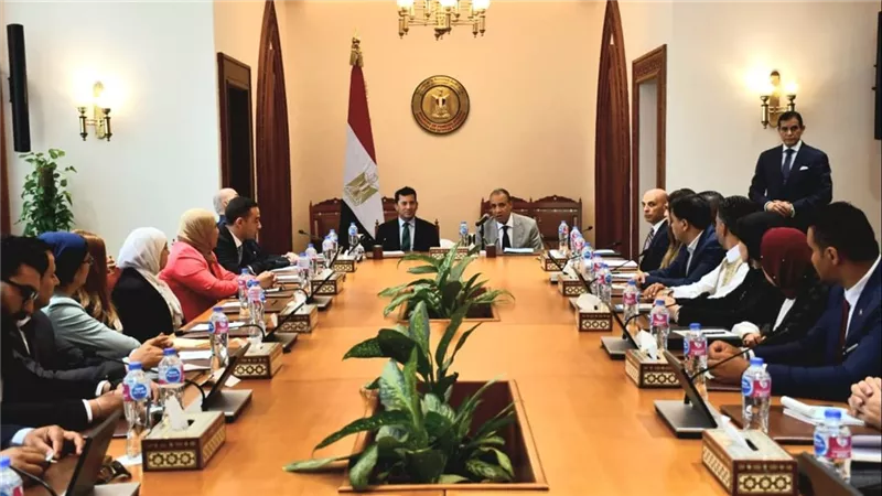 نموذج محاكاة مجلس الشيوخ يجمع وزيري الخارجية والشباب لتعزيز الوعي السياسي